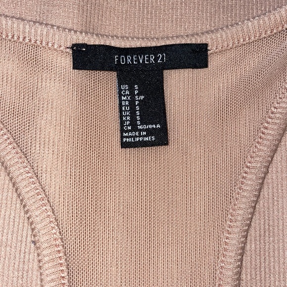 NWOT.  Women’s spaghetti strap dress. Size small. - Picture 4 of 5